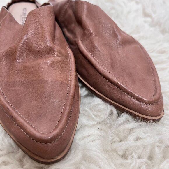 Kelsi Dagger Brooklyn Pointed Toe Taupe/Tan Mule Flat - Picture 6 of 8